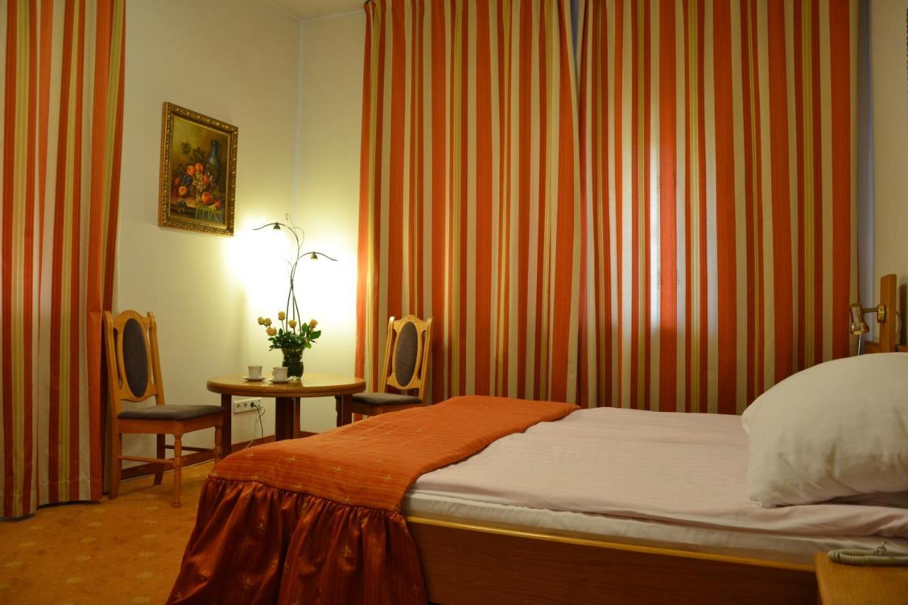 Karat Bed & Breakfast Warsawa Bagian luar foto