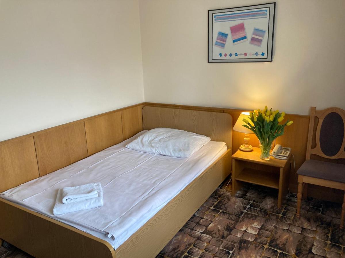 Karat Bed & Breakfast Warsawa Bagian luar foto
